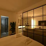 Luxury Downtown C1 Apartament *