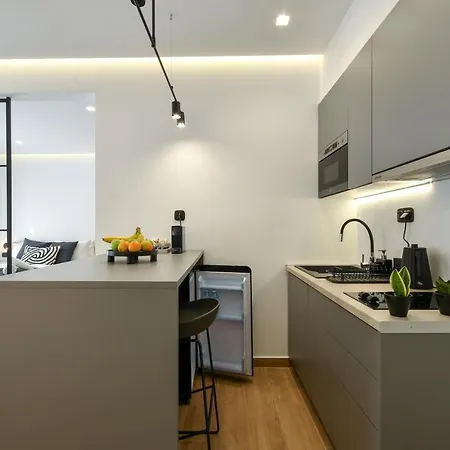 Luxury Downtown C1 Апартаменты