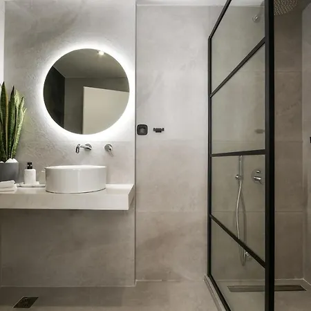 Апартаменты Luxury Downtown C1