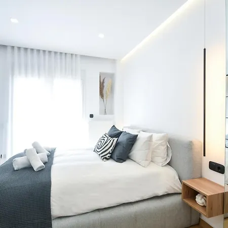 Апартаменты Luxury Downtown C1