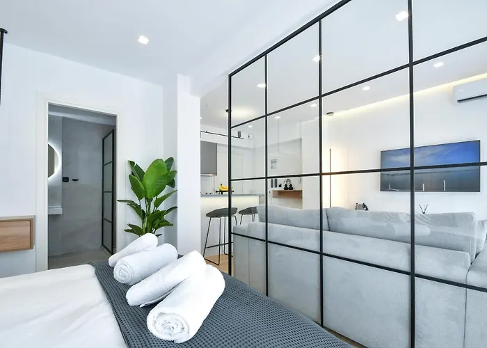 Luxury Downtown C1 *